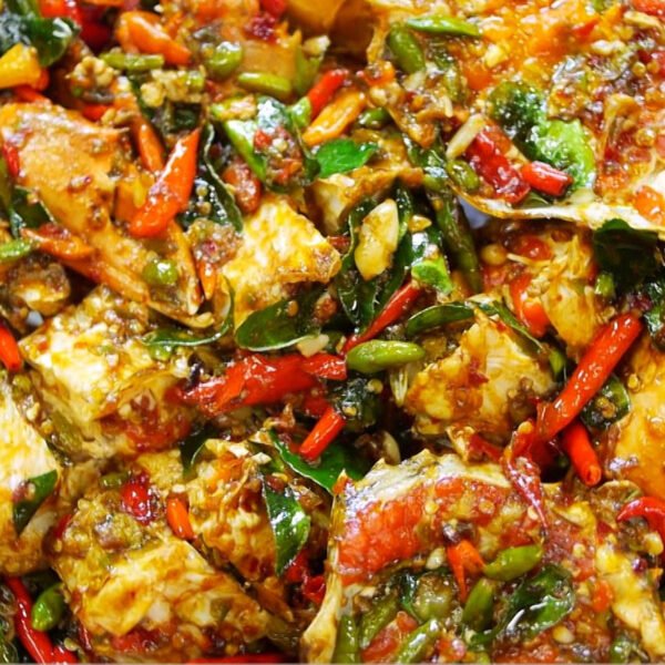 ปูเนื้อผัดพริกขี้หนูสด