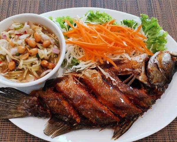 ปลากระพงราดน้ำปลา